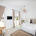 Adyton Mykonos Luxury & Pools Kır Evi